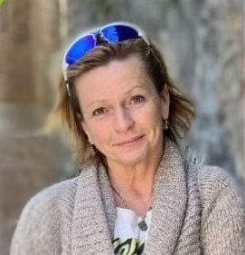 Dr. Radványi Krisztina